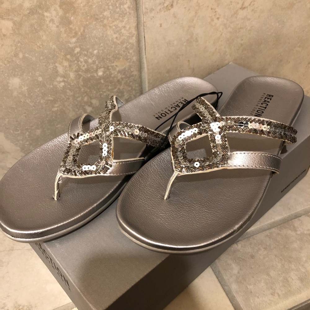 Kenneth Cole Reaction silver sequenced sandal NIB